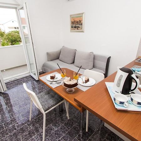 Apartmani Sanja Vodice Bagian luar foto