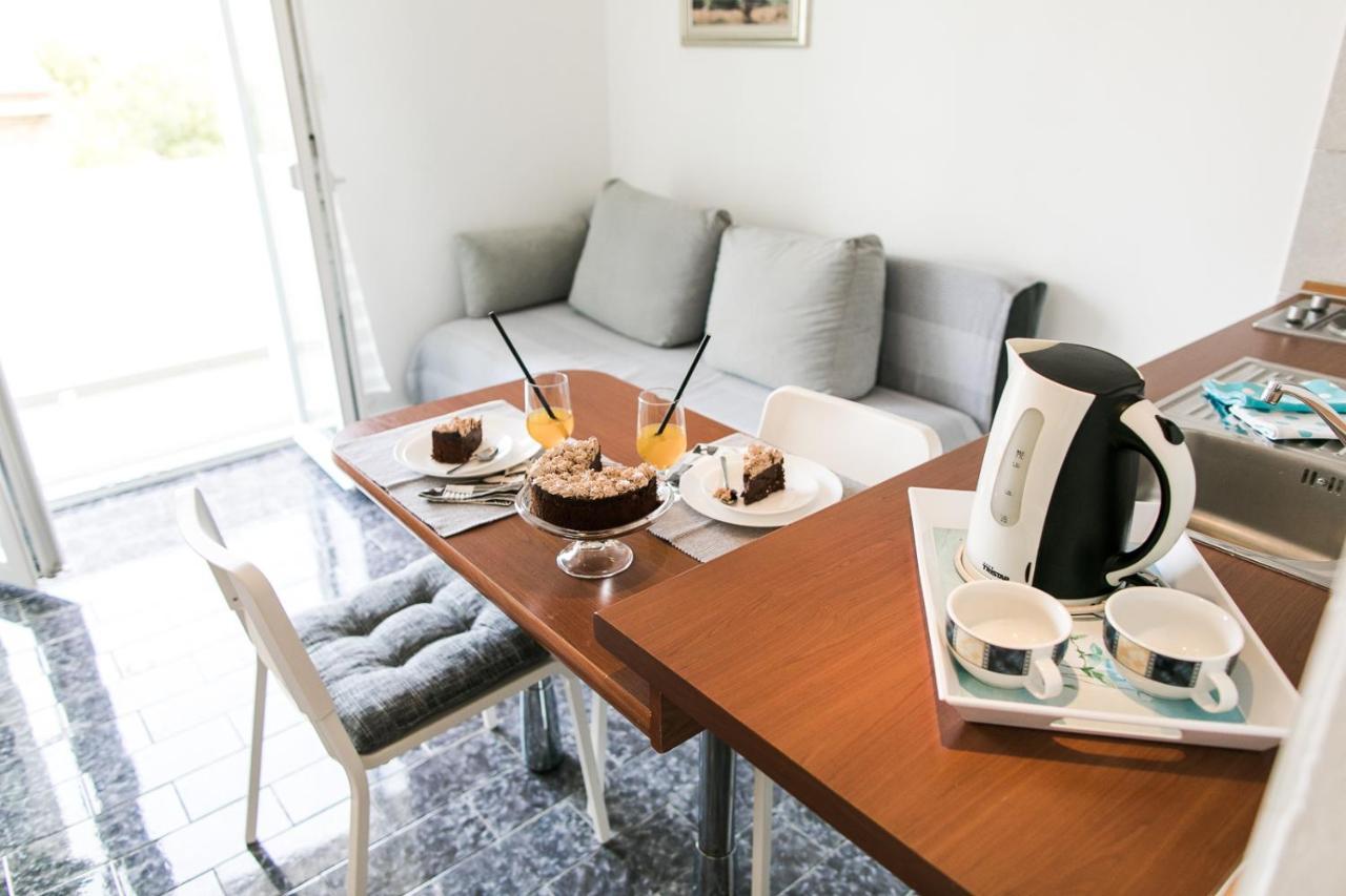 Apartmani Sanja Vodice Bagian luar foto