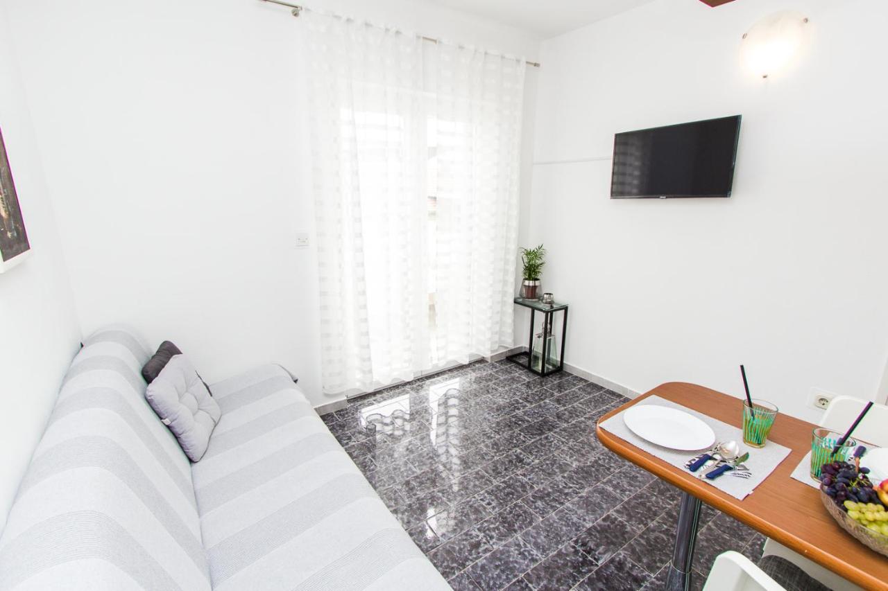 Apartmani Sanja Vodice Bagian luar foto