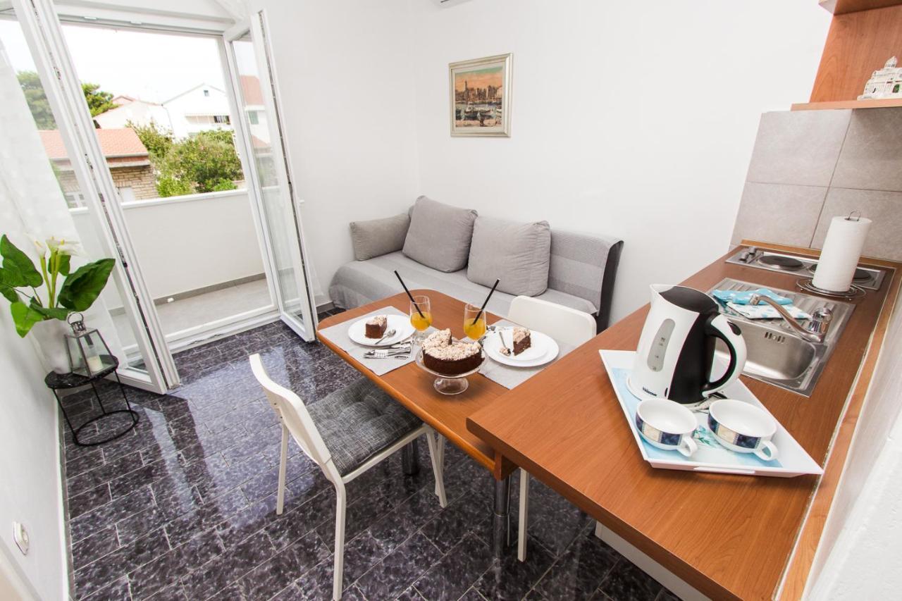 Apartmani Sanja Vodice Bagian luar foto