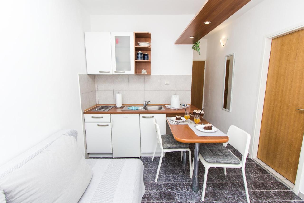 Apartmani Sanja Vodice Bagian luar foto